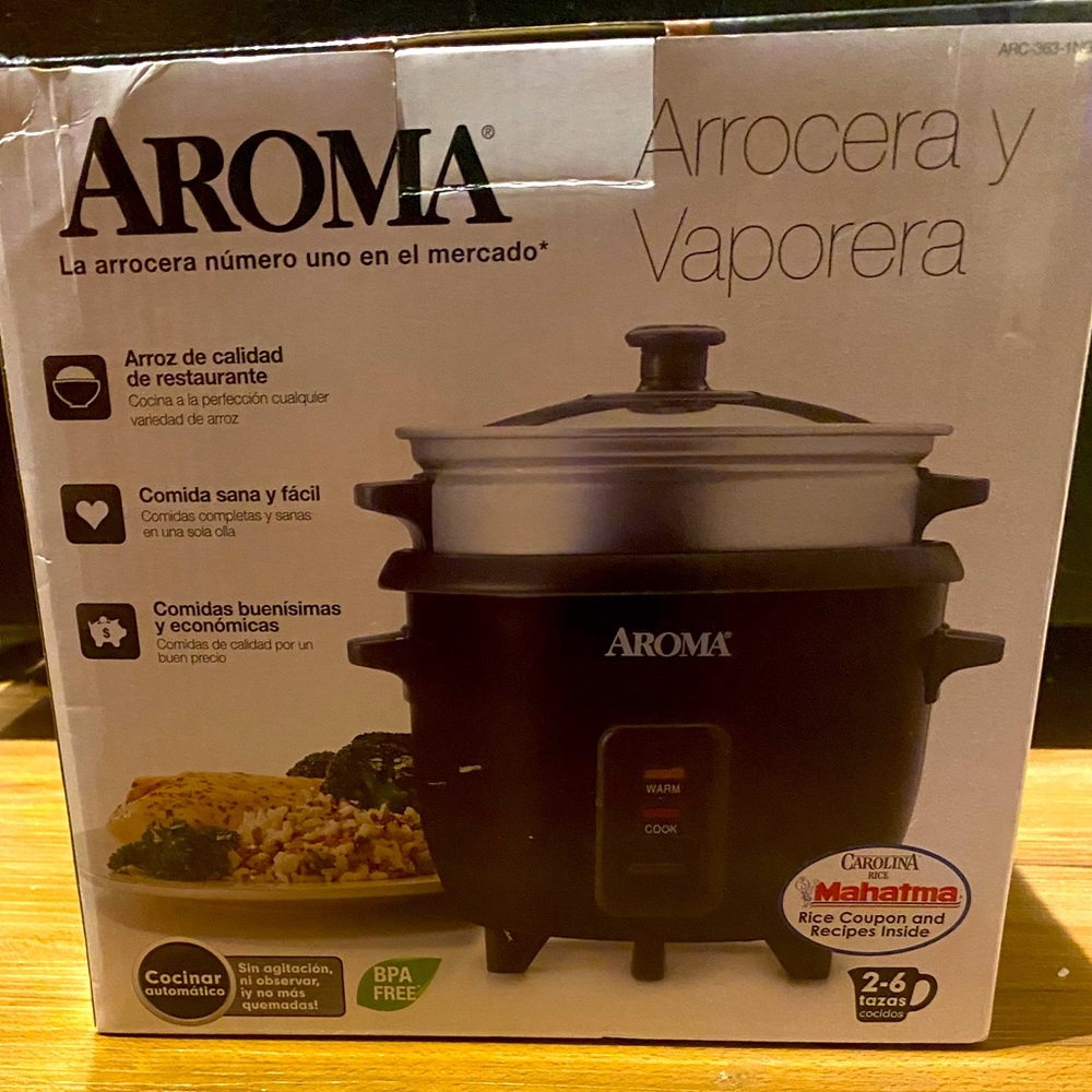 Aroma Rice Cooker new in box